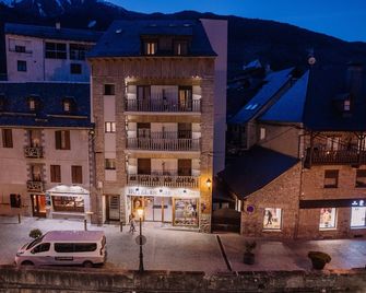 Riu Nere Mountain Hotel - Viella Mitg Arán - Edificio