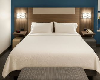 Holiday Inn Express & Suites Alliance By IHG - Alliance - Schlafzimmer