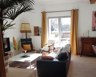 Le Secret Du Chemin Confort, Detente Et - Ars-sur-Formans - Wohnzimmer