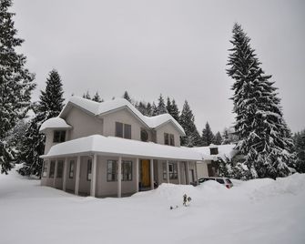 Cornerstone Bed And Breakfast - Revelstoke - Bâtiment