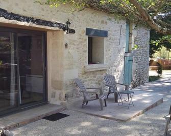 Gite Faverolles-sur-Cher, 2 bedrooms, 4 persons - Faverolles-sur-Cher - Patio