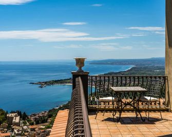 Hotel Villa Ducale - Taormina - Balcón