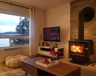 The Kubo Chalet - Wakefield - Living room