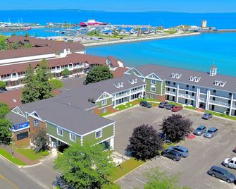 Comfort Inn Lakeside - Mackinaw City - Edificio