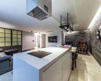 Suwon Saint Hotel - Suwon - Cocina
