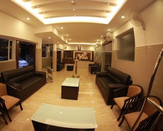 Sunstar Residency & Food Plaza Pala - Kottayam - Salónek