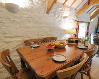 The Granary - Newport - Dining room