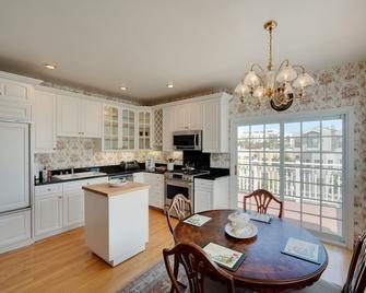 Beautiful Light Filled Spacious 1 Bedroom with Private Deck - San Francisco - Cucina