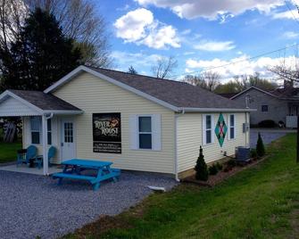 Walking Distance To Marina in Historic Golconda - Golconda - Edificio