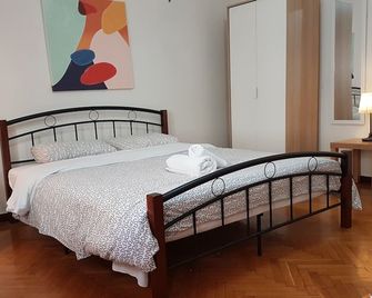 Erra - Teal - Athens Center, 110m², 4 Bd, 2 Bath - אתונה - חדר שינה