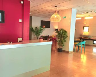 Le Cheval Blanc - Arles - Front desk