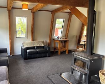Cosy alpine retreat right in the heart of the village - Saint Arnaud - Sala de estar