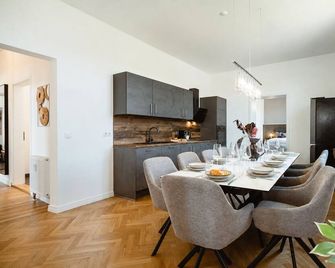 FeelGood Premium Gruppenapartments für Familien & Freundesgruppen - Urlaub im Kurort in zentraler Lage Deutschlands - Bad Sooden-Allendorf - Jídelna