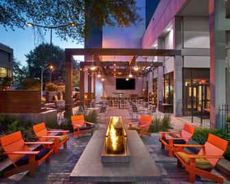 Hilton Knoxville - Knoxville - Patio