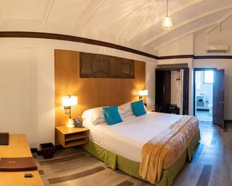 Sago Palm Hotel - Ocho Rios - Bedroom