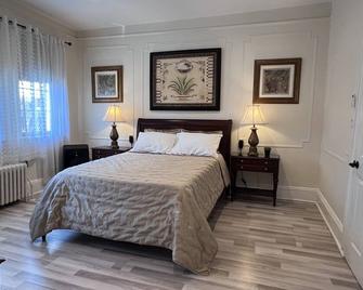 Beautiful 3 Bedroom Apt Home, Jersey City - Jersey City - Bedroom