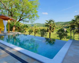 Casa Valla by Rent Istria - Buzet - Piscina