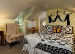 One-of-a-kind 4 Acre Adirondack Escape Short Drive to LG & GORE Mountain!\n - Warrensburg - Bedroom