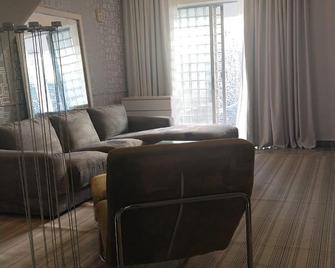 roomstay tepi shell kerteh - Kerteh - Sala de estar