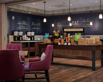 Comfortable Sherwood Room with Indoor Pool and Free Hot Breakfast - Sherwood