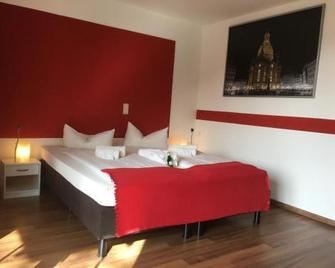 Hotel & Apartments Altstadtperle - Dresden - Schlafzimmer