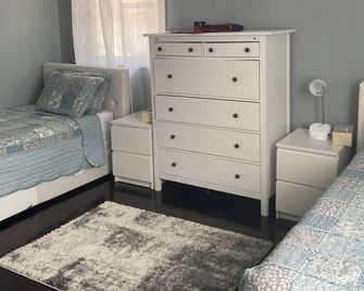 Akeem's guest house - Silver Spring - Schlafzimmer