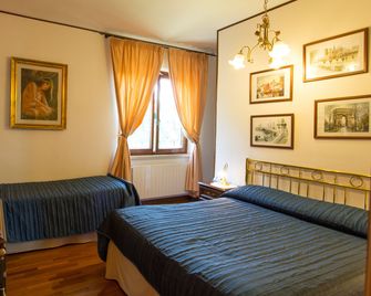 B&B Villa Sans Souci - Civitavecchia - Bedroom