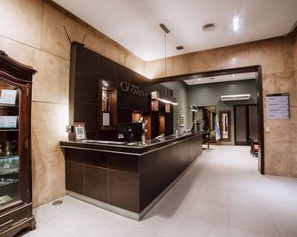 Hotel Carlos V - San Miguel de Tucumán - Front desk