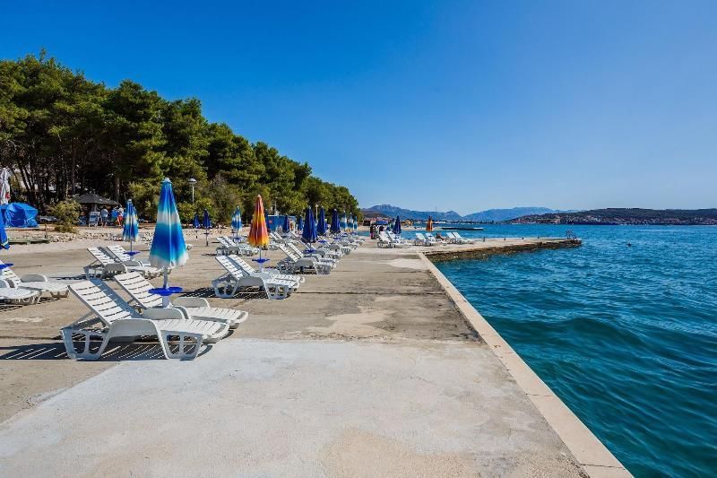 Hotel Medena Budget - Seget Donji - Pláž