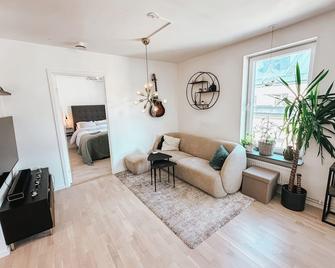 Modern, Centrally located Apartment! - ストックホルム - リビングルーム