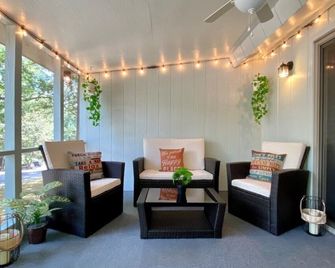 Welcoming, roomy and conveniently located! - Hot Springs Village - Sala de estar