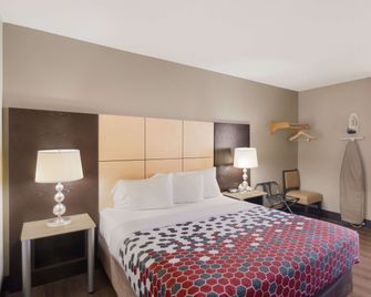 Econo Lodge Grand Forks near University - גרנד פורקס - חדר שינה