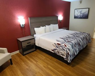 Red Roof Inn & Suites Cornelius - Lake Norman - Cornelius - Soveværelse