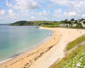 Hazel Barn - Falmouth - Beach