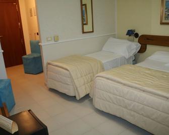 Hotel Marinella - Pizzo - Schlafzimmer