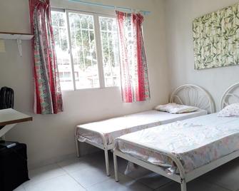 Jambudvipa Hostel - Natal - Schlafzimmer