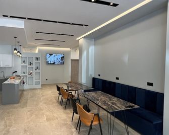 Central Boutique Hostel - Sarandë - Restaurante