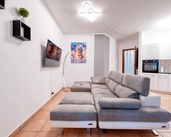 Wolf House - Peschiera Holiday - Jacuzzi Privata - Peschiera del Garda - Olohuone