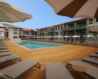 La Résidence - Thalazur Arcachon - Arcachón - Pileta