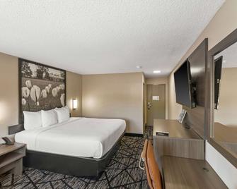 Super 8 by Wyndham Charlottesville - Charlottesville - Κρεβατοκάμαρα