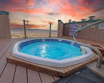 The Ridge Sierra - Stateline - Pool