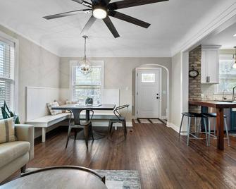 Charming 3-bedroom house in historic South Minneapolis neighborhood! - Minneapolis