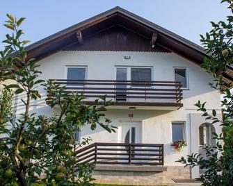 Hanzi Holiday Home - Recica ob Savinji - Edificio