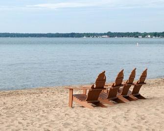 Feel of an \'Up North\' cottage with the convenience of in-town East Tawas - East Tawas - Beach