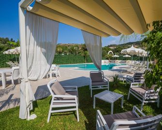 Blu Tropical Resort - Zambrone - Pool