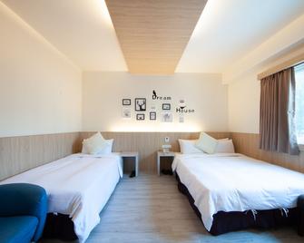 Royal Hotel - Magong City - Habitación