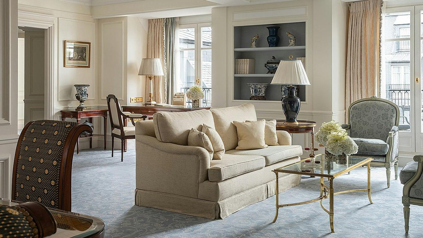 Four Seasons Hotel George V Paris