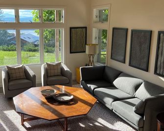 An Apartment with a View: A peaceful getaway in Hudson, NY - Hudson - Wohnzimmer