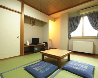 Hakuba Tsugaike Sunrise Tanne - Otari
