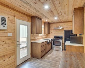 Quiet Hemphill Cabin Retreat Near Toledo Bend Lake - Hemphill - Cocina